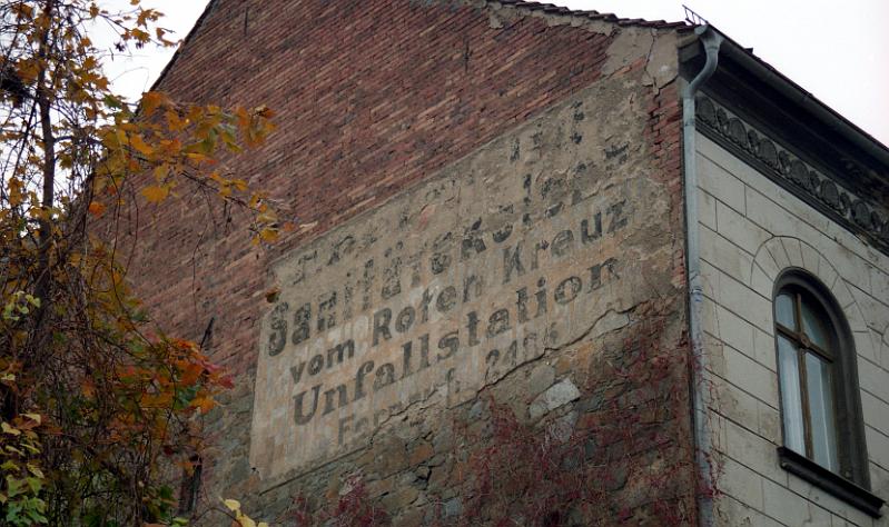 Görlitz, Schützenstr. 15, 31.10.2000.jpg - Sanitäts... vom Roten Kreuz - Unfallstation. Fernruf